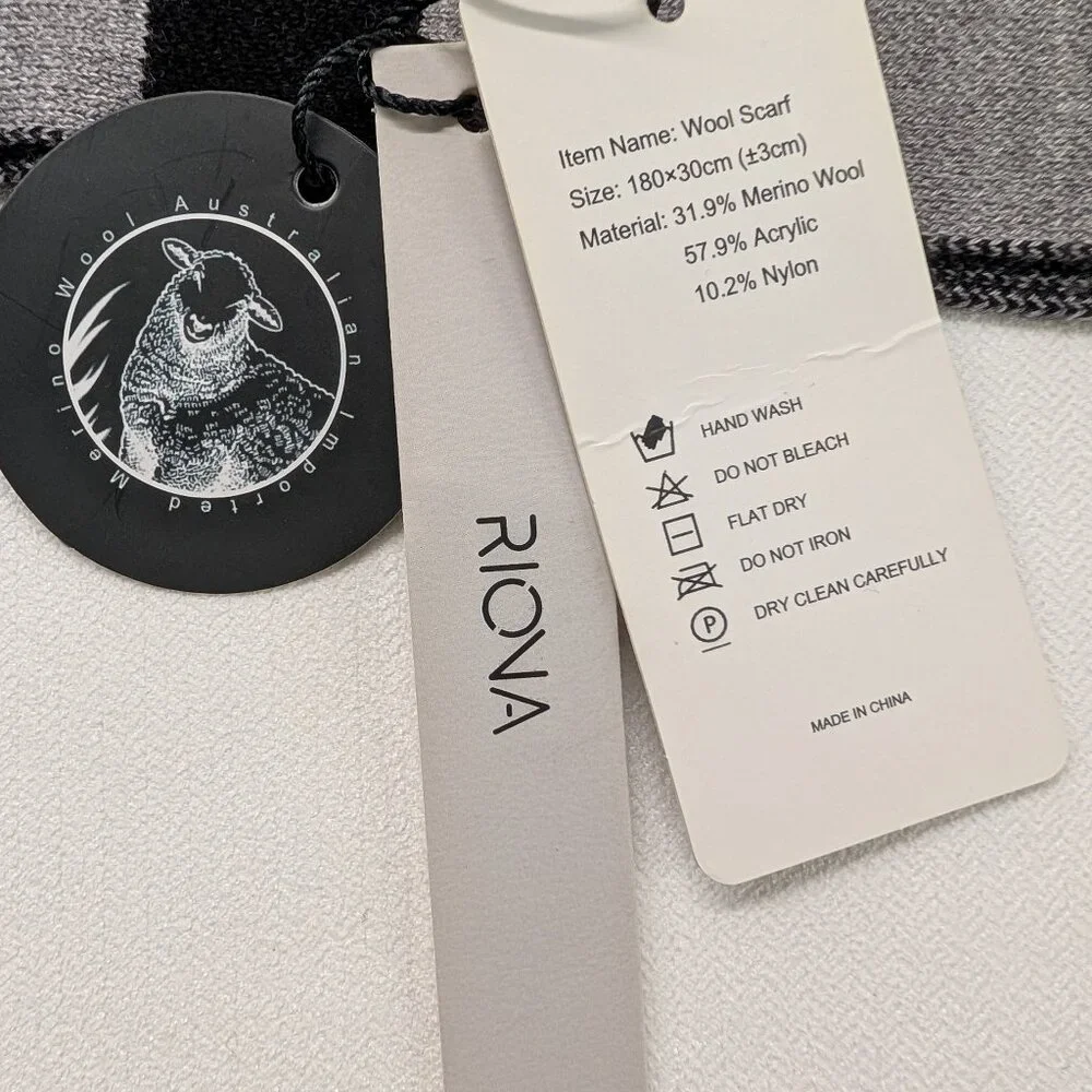 Riona Men's Scarf Made with Australian Merino Wool Blend - NWT